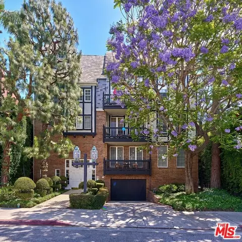 420 S Barrington Ave #102, Los Angeles, CA 90049