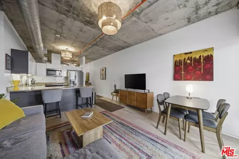 645 W 9th St #406, Los Angeles, CA 90015