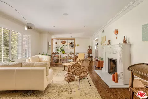 7218 La Presa Dr, Los Angeles, CA 90068