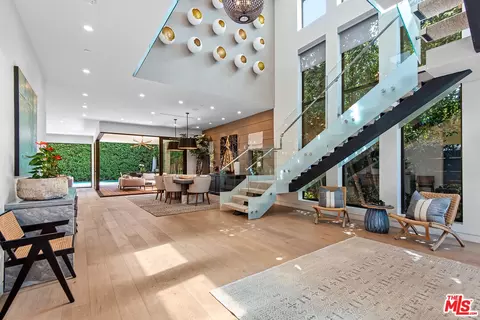 346 N Laurel Ave, Los Angeles, CA 90048