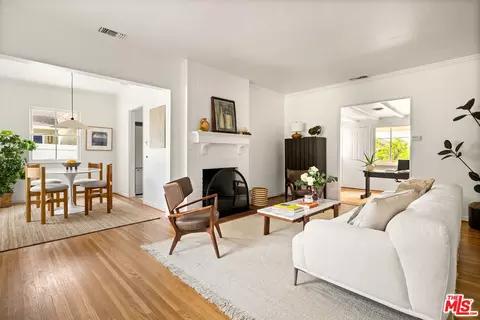 734 E Mendocino St, Altadena, CA 91001