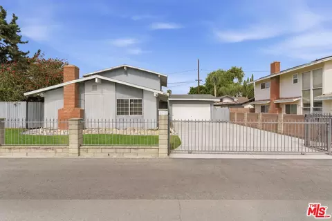 4242 Lavinia Ave, Lynwood, CA 90262