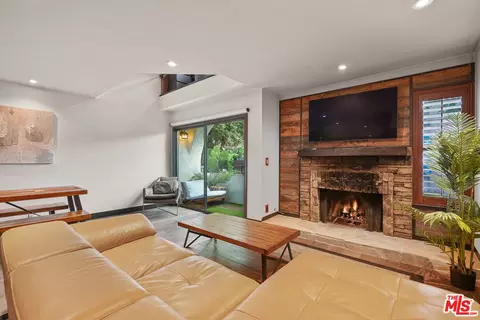 10926 Bluffside Dr #3, Studio City, CA 91604