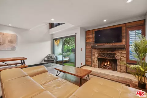 10926 Bluffside Dr #3, Studio City, CA 91604