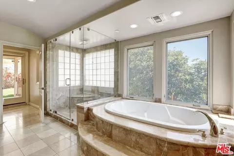 Bath - 1248 E Tujunga Ave, Burbank, CA 91501 photo 2 of 6