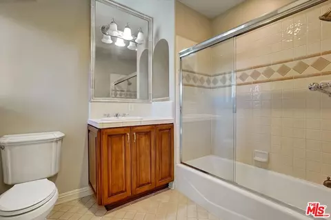Bath - 1248 E Tujunga Ave, Burbank, CA 91501 photo 6 of 6