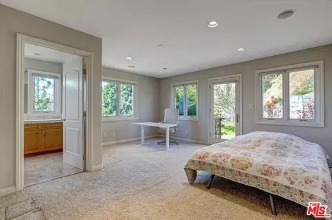 Bedroom - 1248 E Tujunga Ave, Burbank, CA 91501 photo 5 of 7
