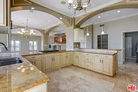 Kitchen - 1248 E Tujunga Ave, Burbank, CA 91501 photo 1 of 3