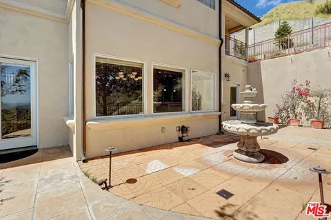 Exterior - 1248 E Tujunga Ave, Burbank, CA 91501 photo 10 of 11