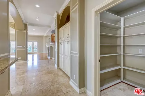 Entry Way - 1248 E Tujunga Ave, Burbank, CA 91501 photo 2 of 4