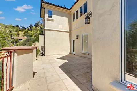 Exterior - 1248 E Tujunga Ave, Burbank, CA 91501 photo 4 of 11