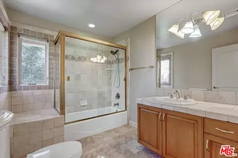 Bath - 1248 E Tujunga Ave, Burbank, CA 91501 photo 4 of 6