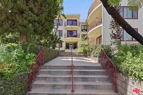 3407 Huxley St #36, Los Angeles, CA 90027