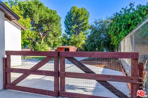 10902 Art St, Shadow Hills, CA 91040 photo 19