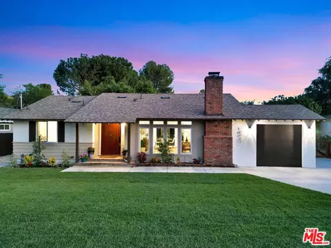 10902 Art St, Shadow Hills, CA 91040 photo 1