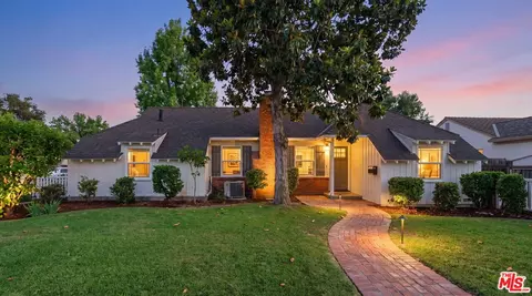 3330 Hermanos St, Pasadena, CA 91107
