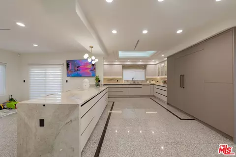 688 Glenmore Blvd, Glendale, CA 91206