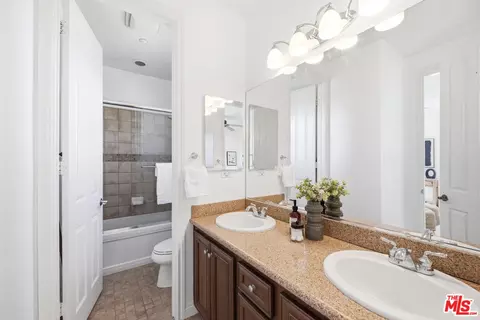 Bath - 3447 Sentinel Ct, Simi Valley, CA 93065 photo 1 of 2