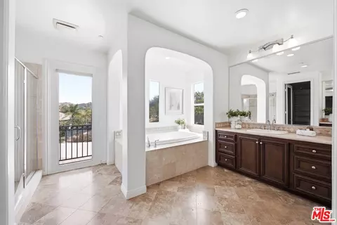 Bath - 3447 Sentinel Ct, Simi Valley, CA 93065 photo 2 of 2