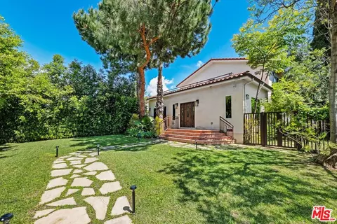 1568 S Point View St, Los Angeles, CA 90035