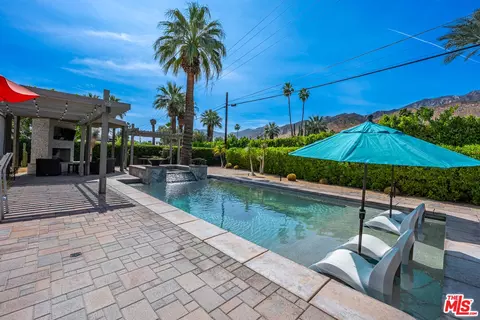289 N Michelle Rd, Palm Springs, CA 92262