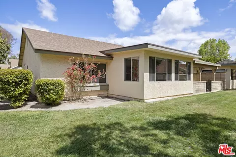 44122 Village 44, Camarillo, CA 93012