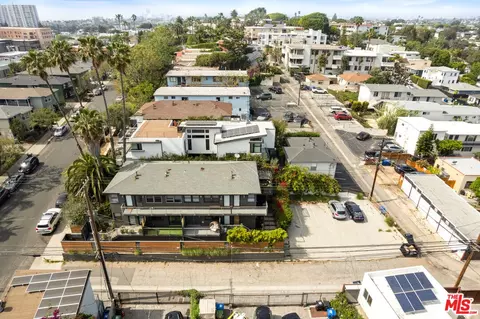 View/Area - 250 3rd Ave, Venice, CA 90291 photo 2 of 6