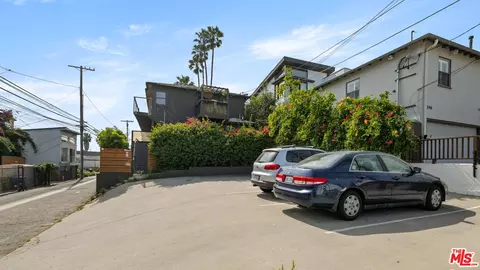 Exterior - 250 3rd Ave, Venice, CA 90291 photo 2 of 4