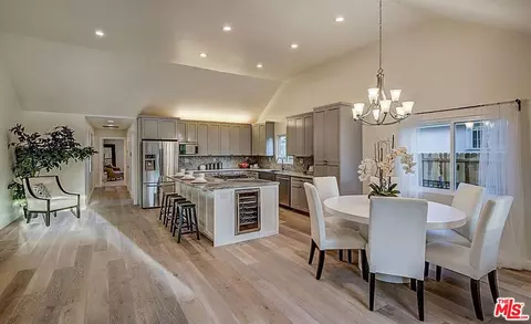 1026 S Windsor Blvd, Los Angeles, CA 90019