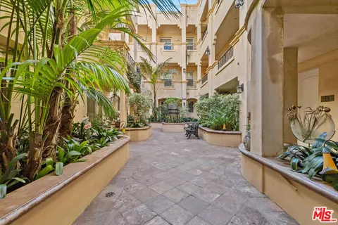 16123 W Sunset Blvd #103, Pacific Palisades, CA 90272