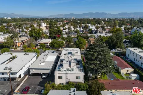 14764 Sylvan St, Van Nuys, CA 91411 photo 3