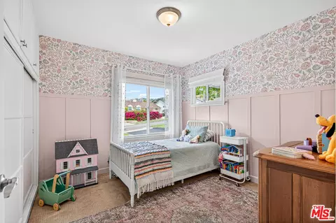 Bedroom - 644 Hampton Rd, Burbank, CA 91504 photo 3 of 4