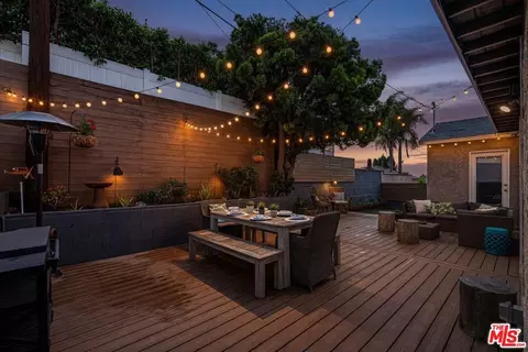 Exterior - 644 Hampton Rd, Burbank, CA 91504 photo 5 of 5