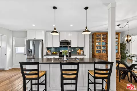Kitchen - 644 Hampton Rd, Burbank, CA 91504 photo 2 of 4