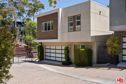 2780 N Wright Ln, Los Angeles, CA 90068