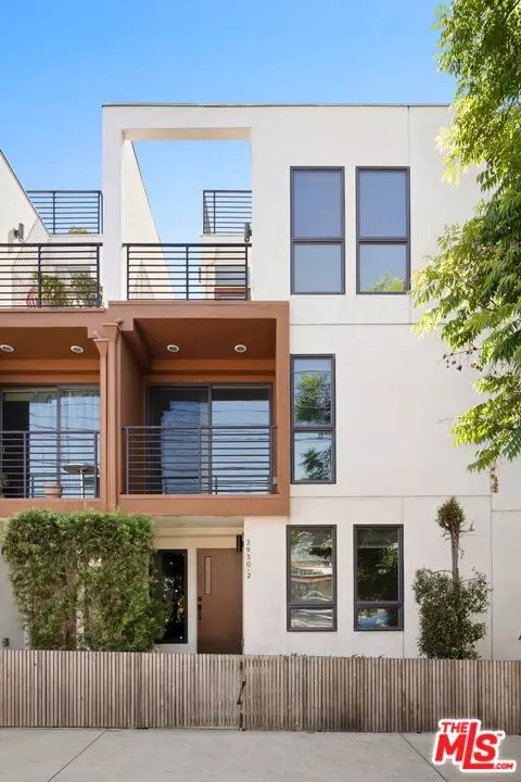 2930 Rowena Ave #2, Los Angeles, CA 90039