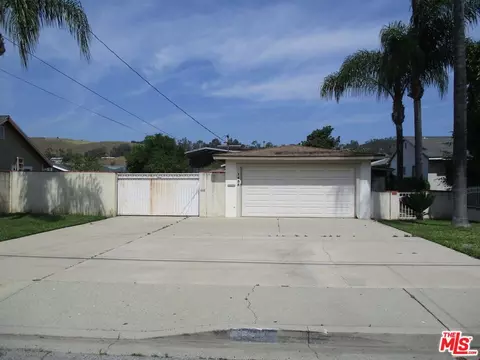 1435 Elwood St, Pomona, CA 91768