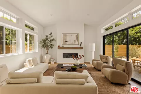 4027 Dixie Canyon Ave, Sherman Oaks, CA 91423