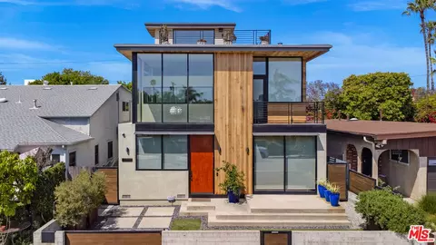 2325 Cloy Ave, Venice, CA 90291