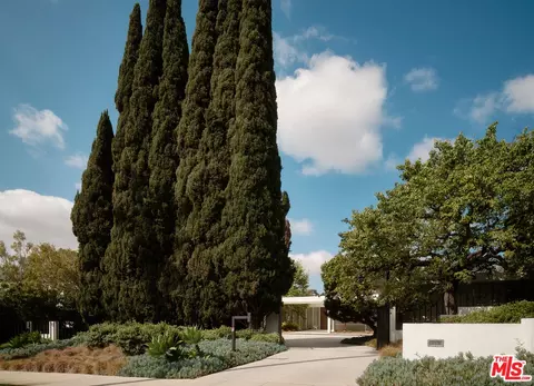 713 N Hillcrest Rd, Beverly Hills, CA 90210