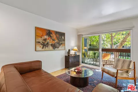 950 N Kings Rd #106, West Hollywood, CA 90069