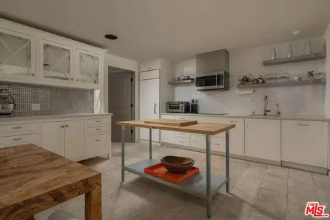 Kitchen - 1475 E Mountain Dr, Santa Barbara, CA 93108 photo 3 of 3