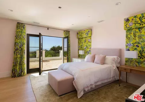 Bedroom - 1475 E Mountain Dr, Santa Barbara, CA 93108 photo 3 of 5