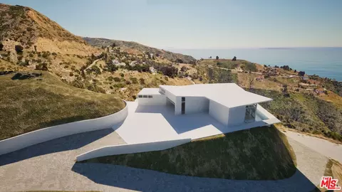 2527 Coal Canyon Rd, Malibu, CA 90265