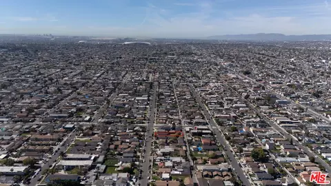 1145 W 89th St, Los Angeles, CA 90044