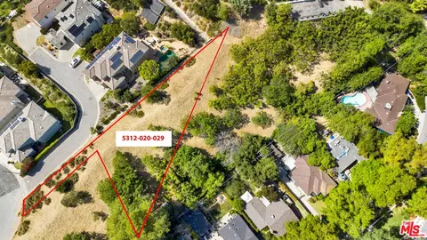 1 Oak Hill Ave, Los Angeles, CA 90042