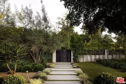 13907 Chandler Blvd, Sherman Oaks, CA 91401