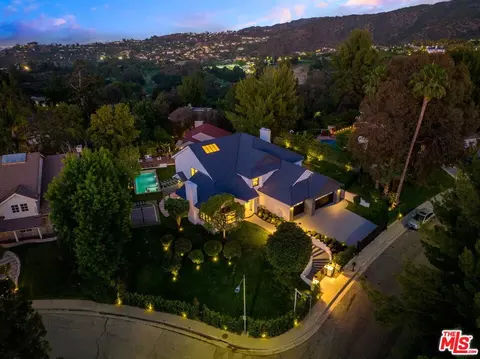 4050 Clarinda Dr, Tarzana, CA 91356