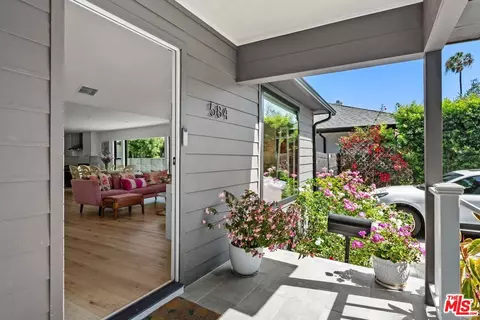 584 N Lucerne Blvd, Los Angeles, CA 90004