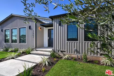 7907 Vicksburg Ave, Los Angeles, CA 90045
